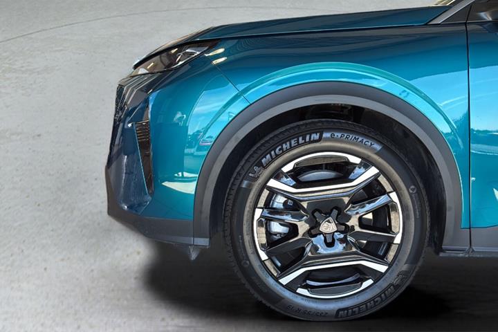 Blå Peugeot e-3008 fra 2025