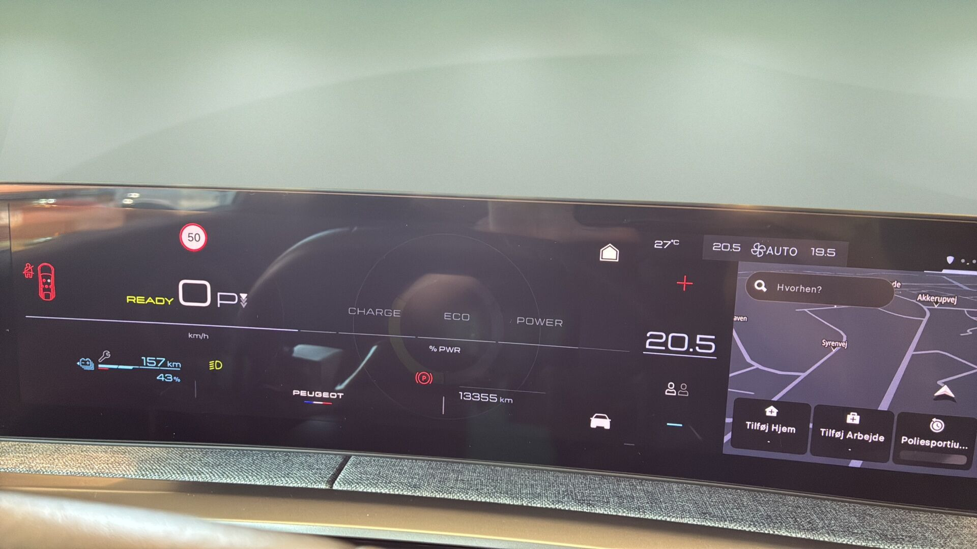 Blå Peugeot e-3008 fra 2025