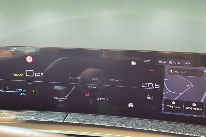 Blå Peugeot e-3008 fra 2025