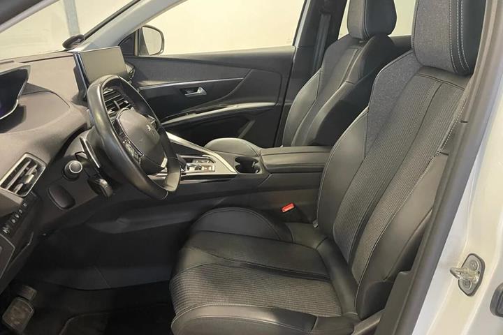 Hvid Peugeot 3008 fra 2022