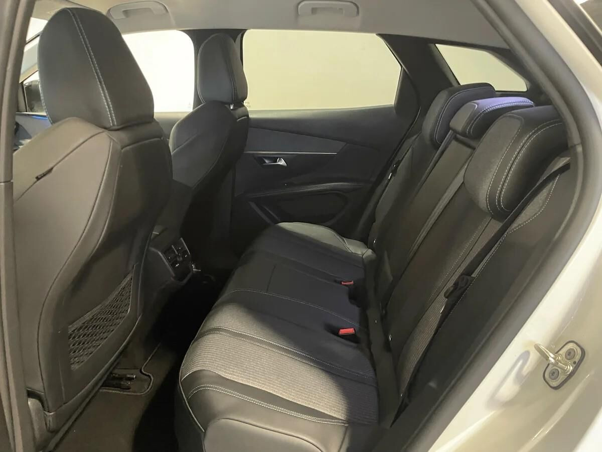Hvid Peugeot 3008 fra 2022