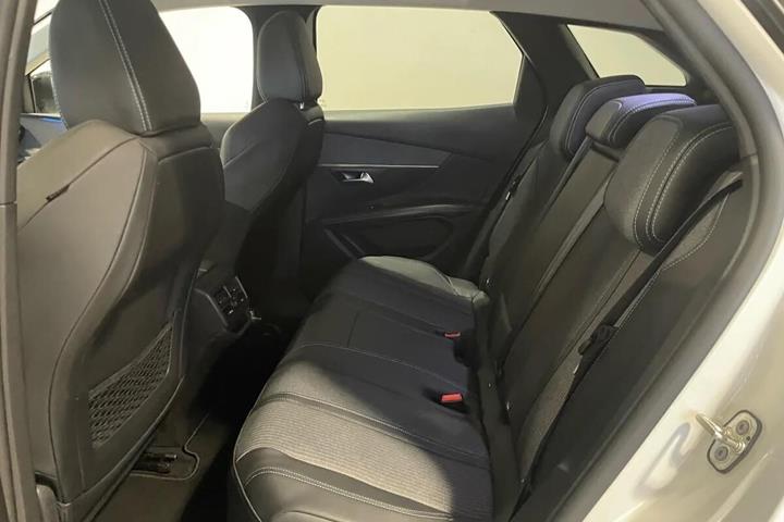 Hvid Peugeot 3008 fra 2022