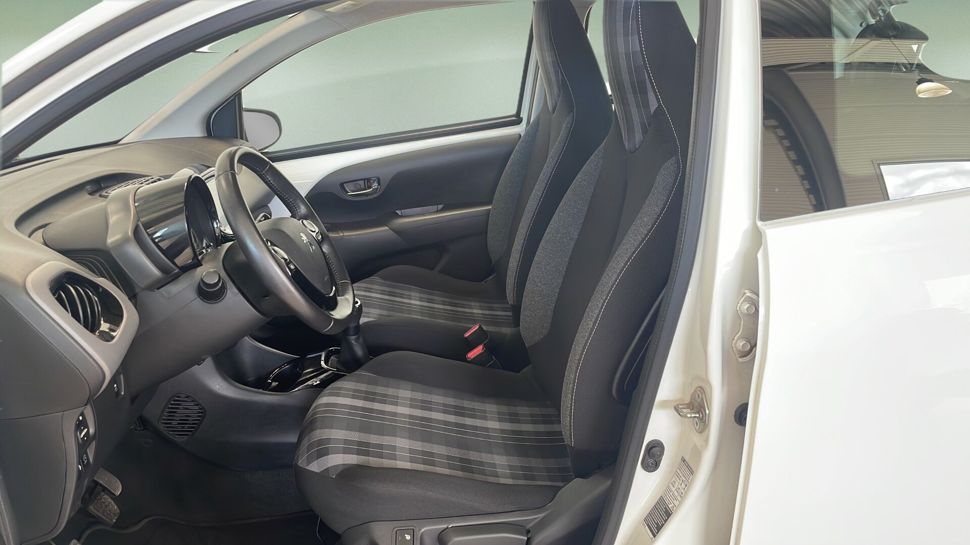 Hvid Peugeot 108 fra 2019
