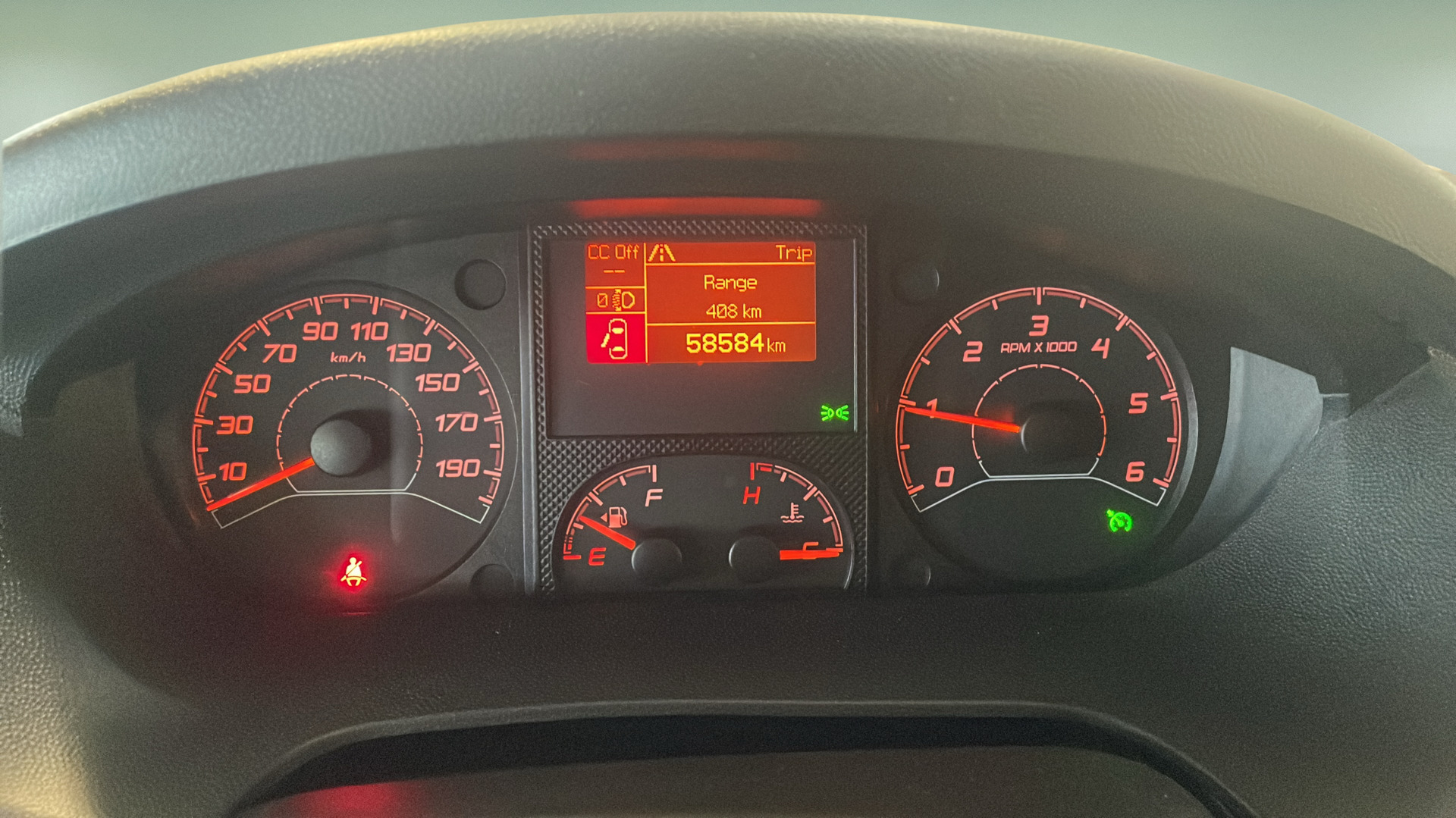 Hvid Peugeot Boxer fra 2024