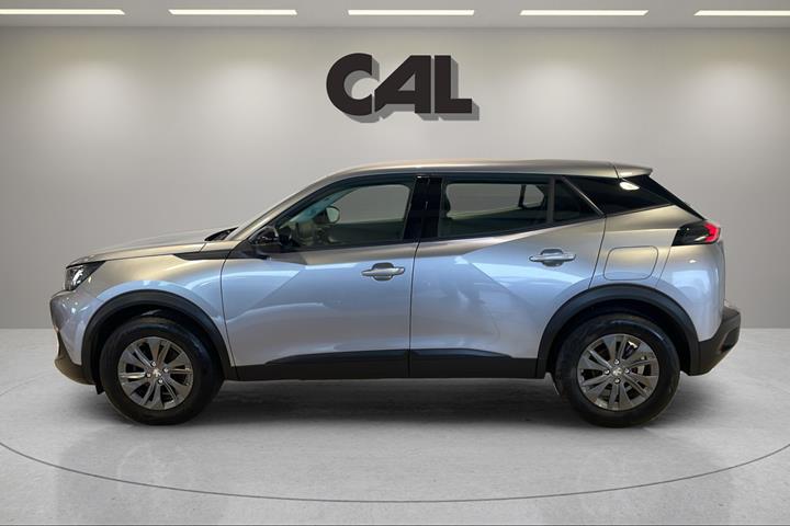Sølv Peugeot 2008 fra 2022