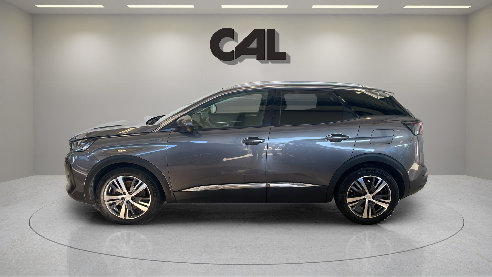 Grå Peugeot 3008 fra 2021