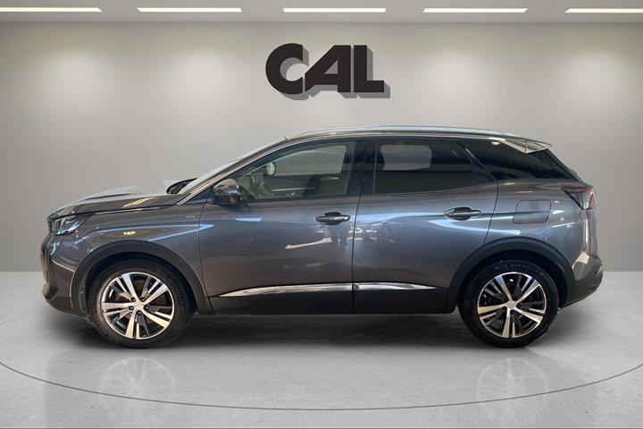 Grå Peugeot 3008 fra 2021