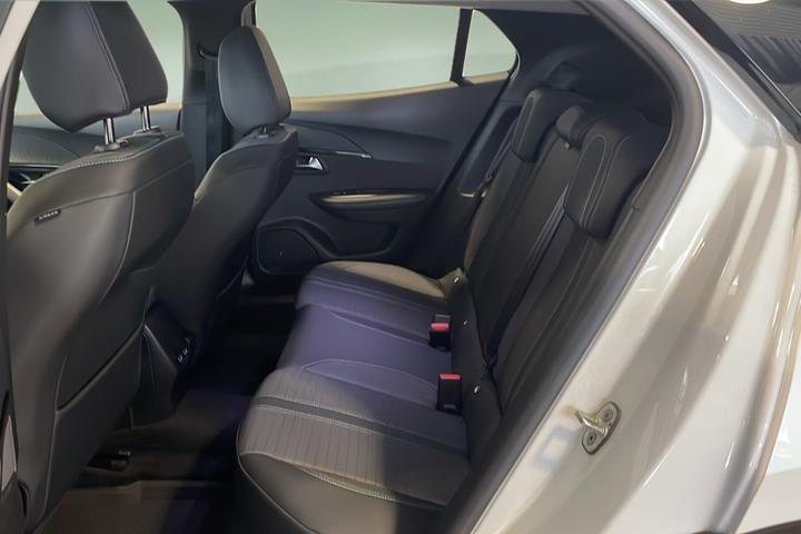 Hvid Peugeot 2008 fra 2021