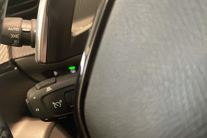 Hvid Peugeot 2008 fra 2021