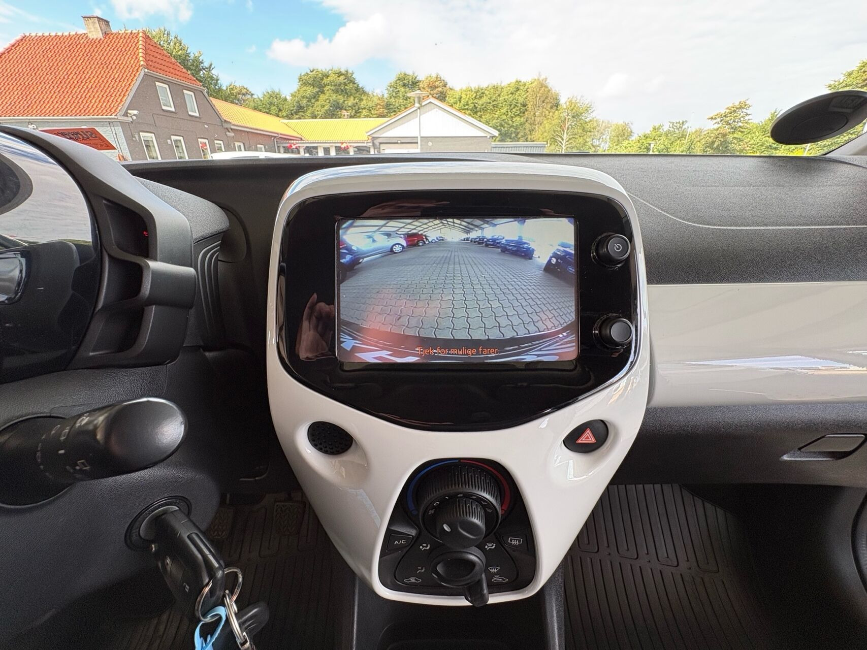 Hvid Toyota Aygo fra 2014