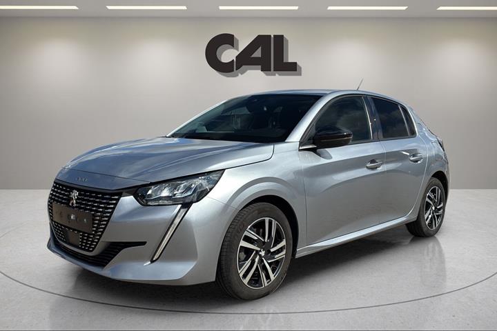 Sølv Peugeot 208 fra 2023