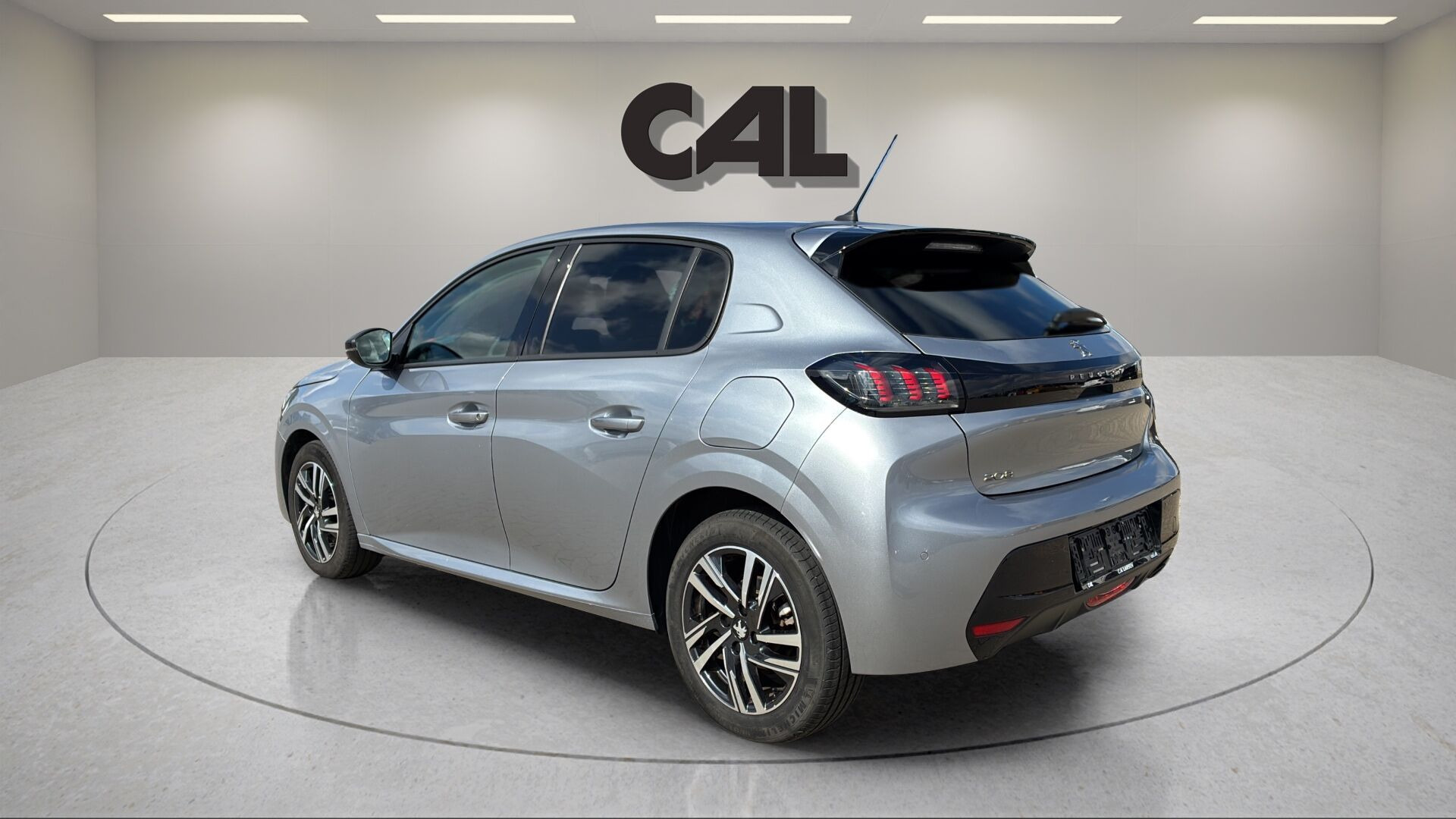Sølv Peugeot 208 fra 2023