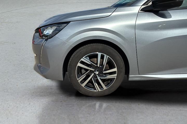 Sølv Peugeot 208 fra 2023