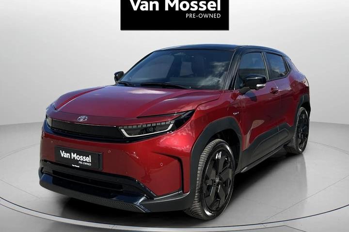 Rød Toyota Urban Cruiser fra 2026