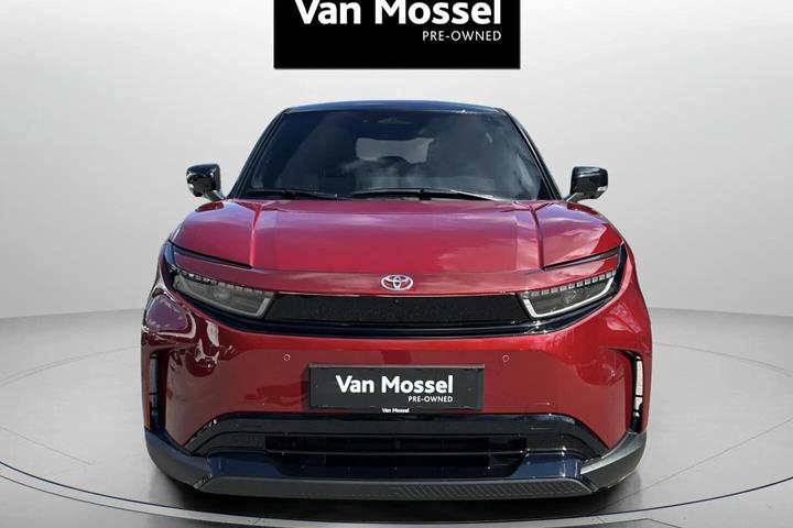 Rød Toyota Urban Cruiser fra 2026
