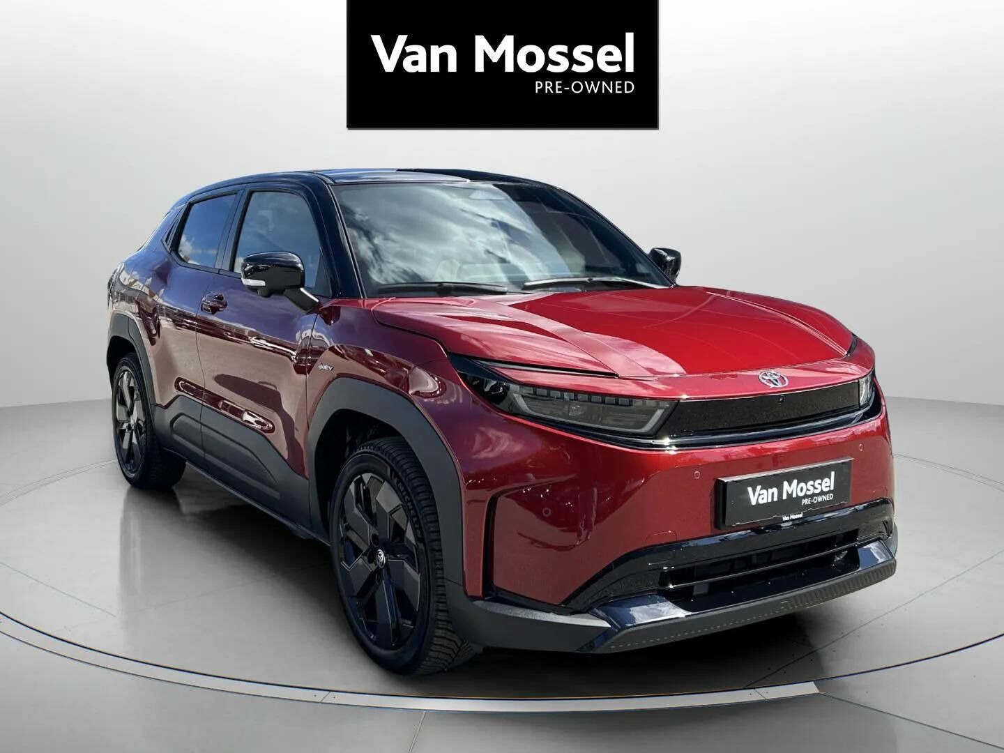 Rød Toyota Urban Cruiser fra 2026