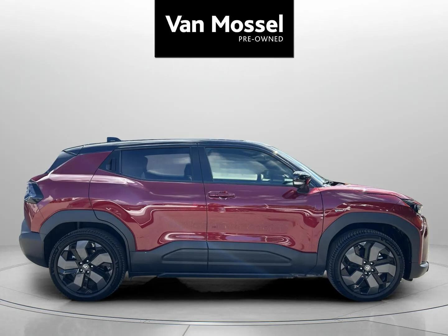 Rød Toyota Urban Cruiser fra 2026