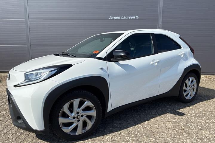 Hvid Toyota Aygo X fra 2024