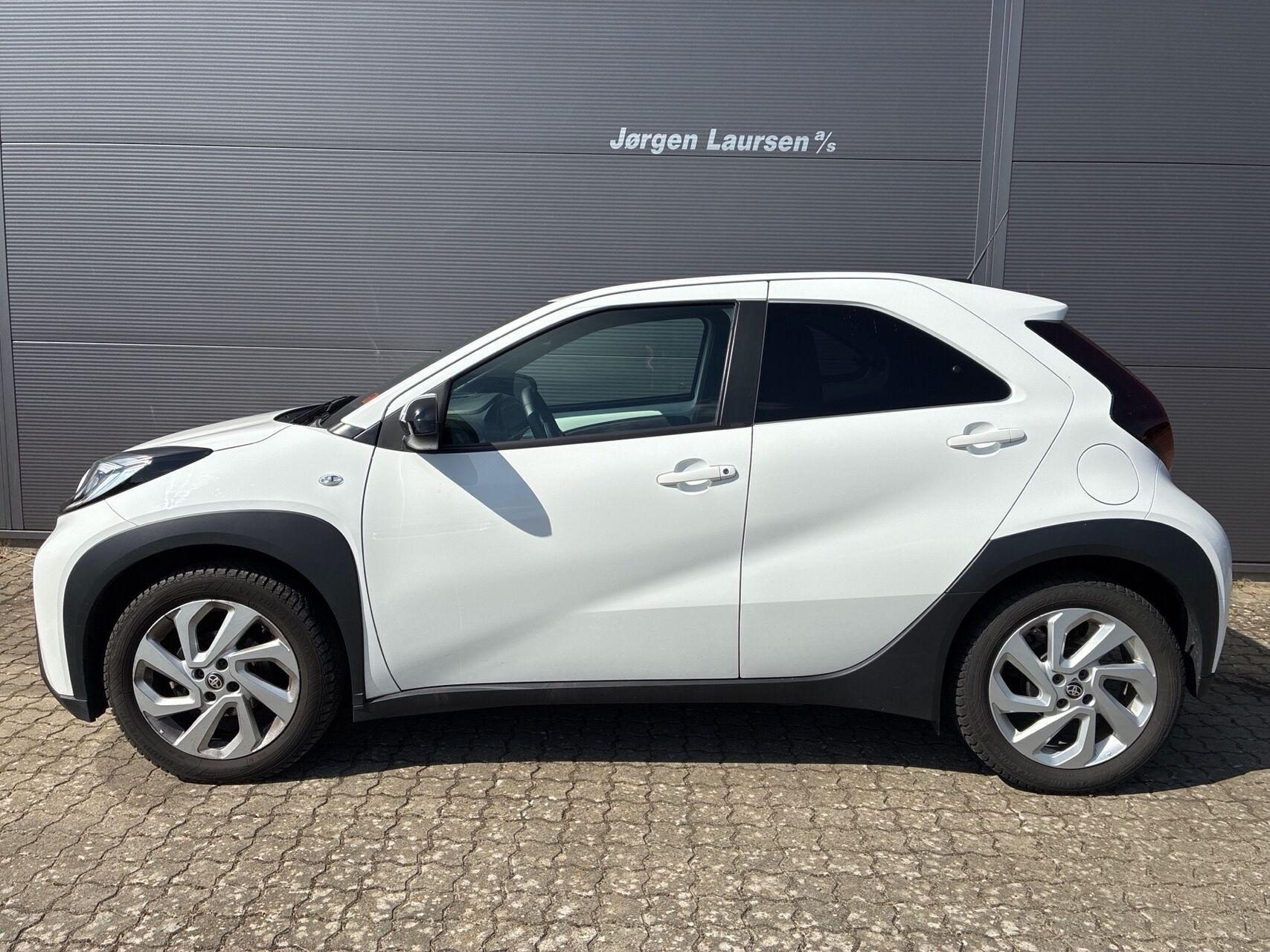 Hvid Toyota Aygo X fra 2024