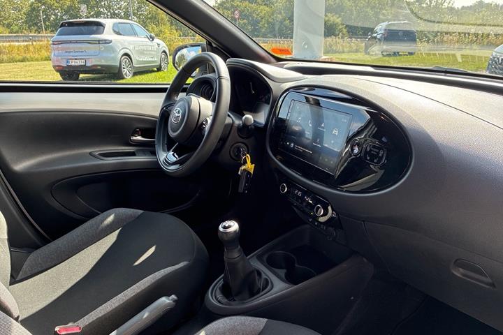 Hvid Toyota Aygo X fra 2024