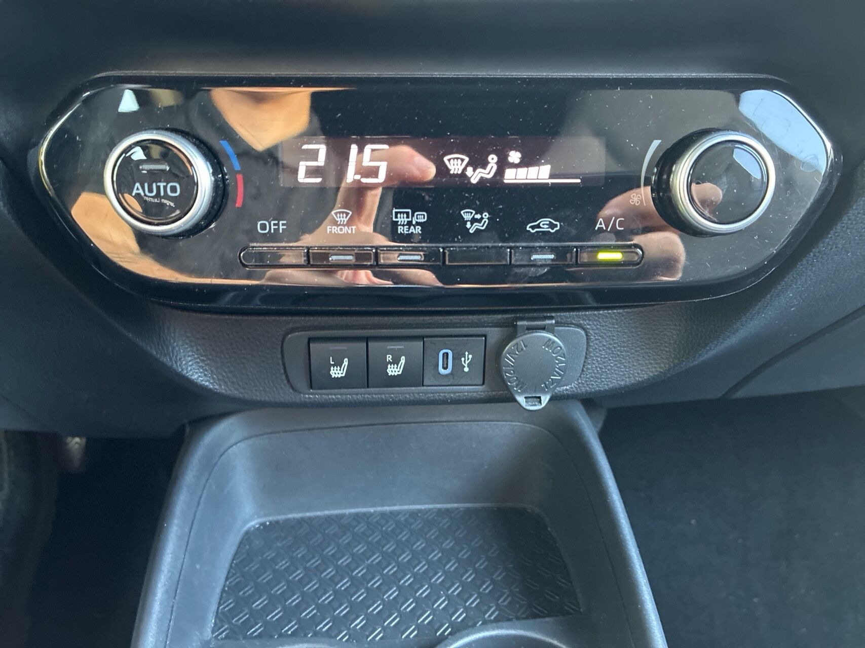 Hvid Toyota Aygo X fra 2024
