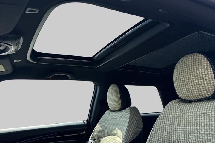 Grøn Mini Cooper SE fra 2023