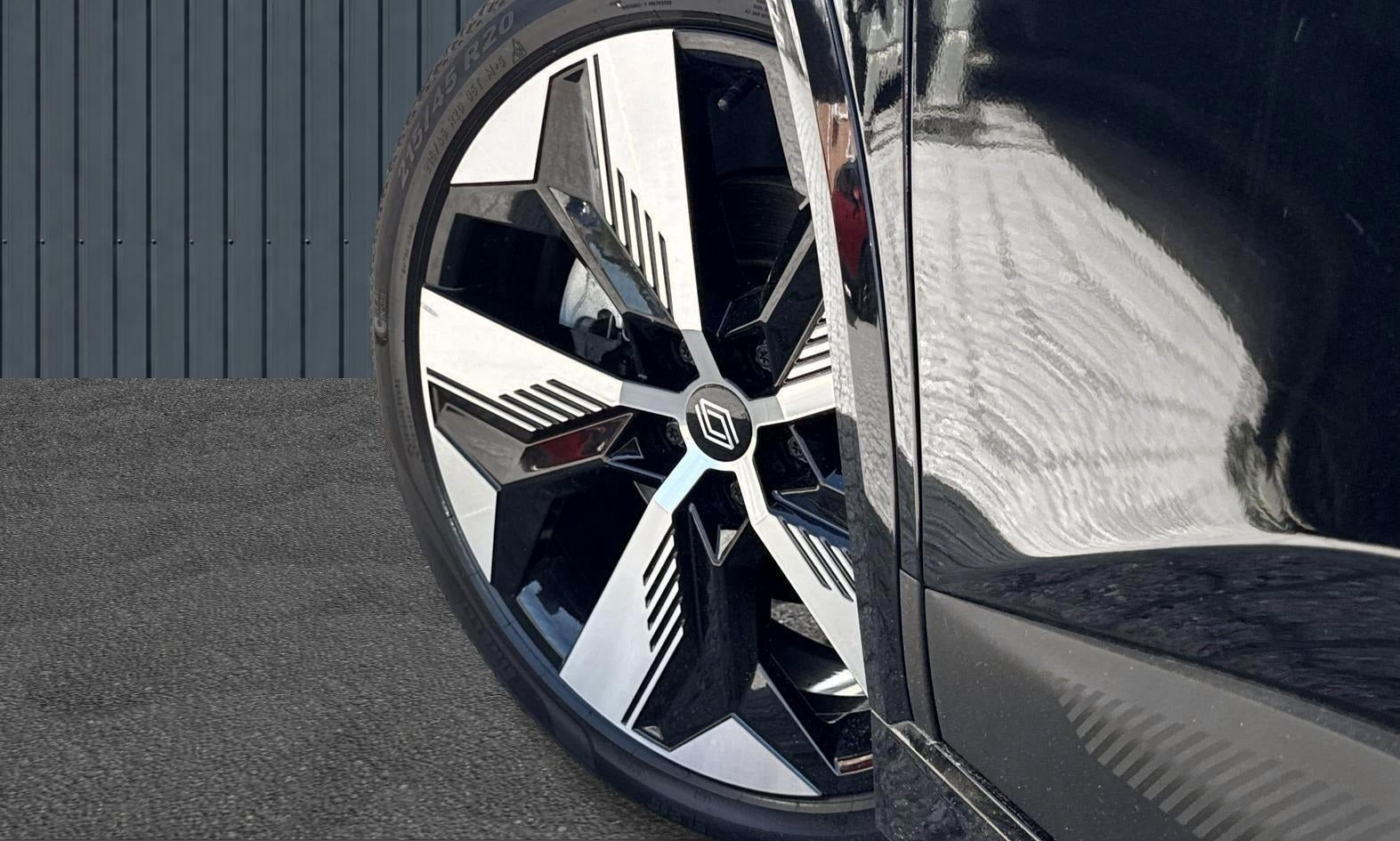 Sort Renault Megane E-Tech fra 2023
