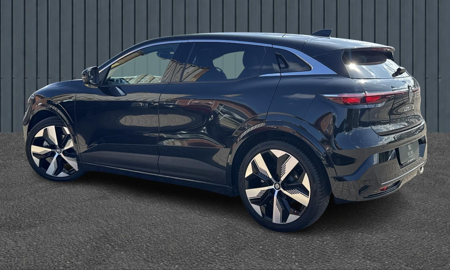 Sort Renault Megane E-Tech fra 2023