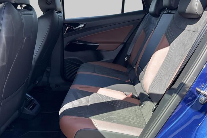 Blå VW ID.5 fra 2023