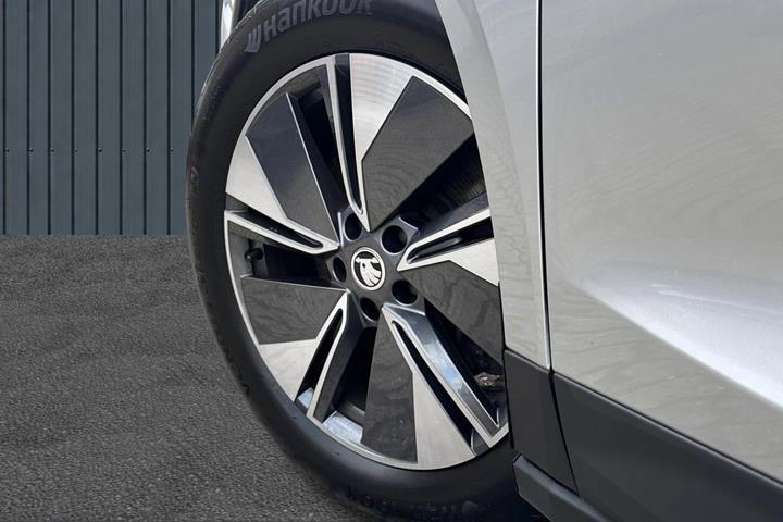 Sølv Skoda Enyaq fra 2023