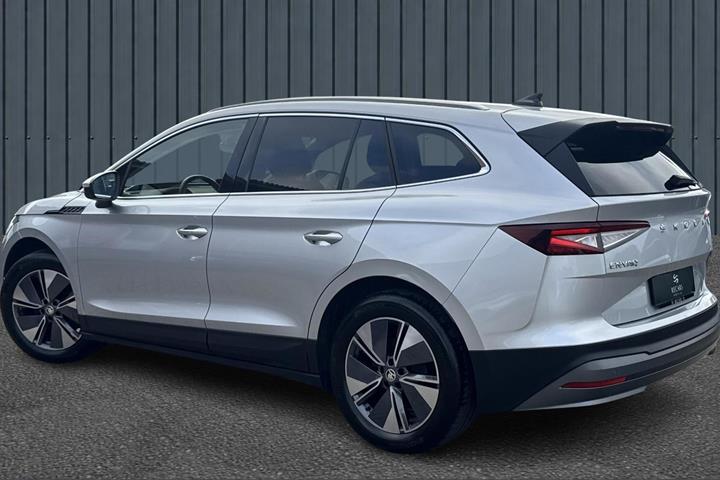 Sølv Skoda Enyaq fra 2023
