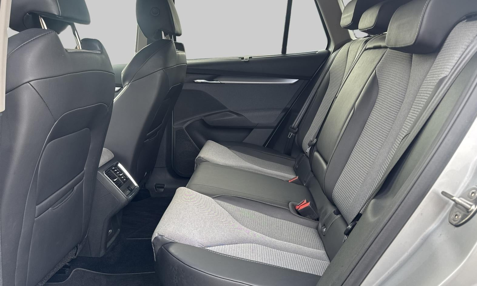 Sølv Skoda Enyaq fra 2023