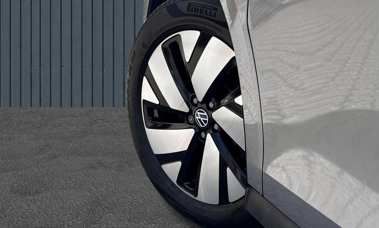 Sølv VW ID.Buzz fra 2025