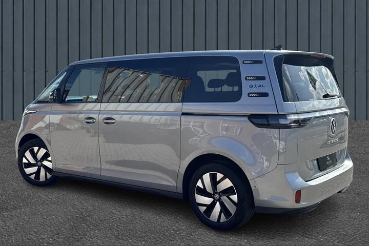 Sølv VW ID.Buzz fra 2025