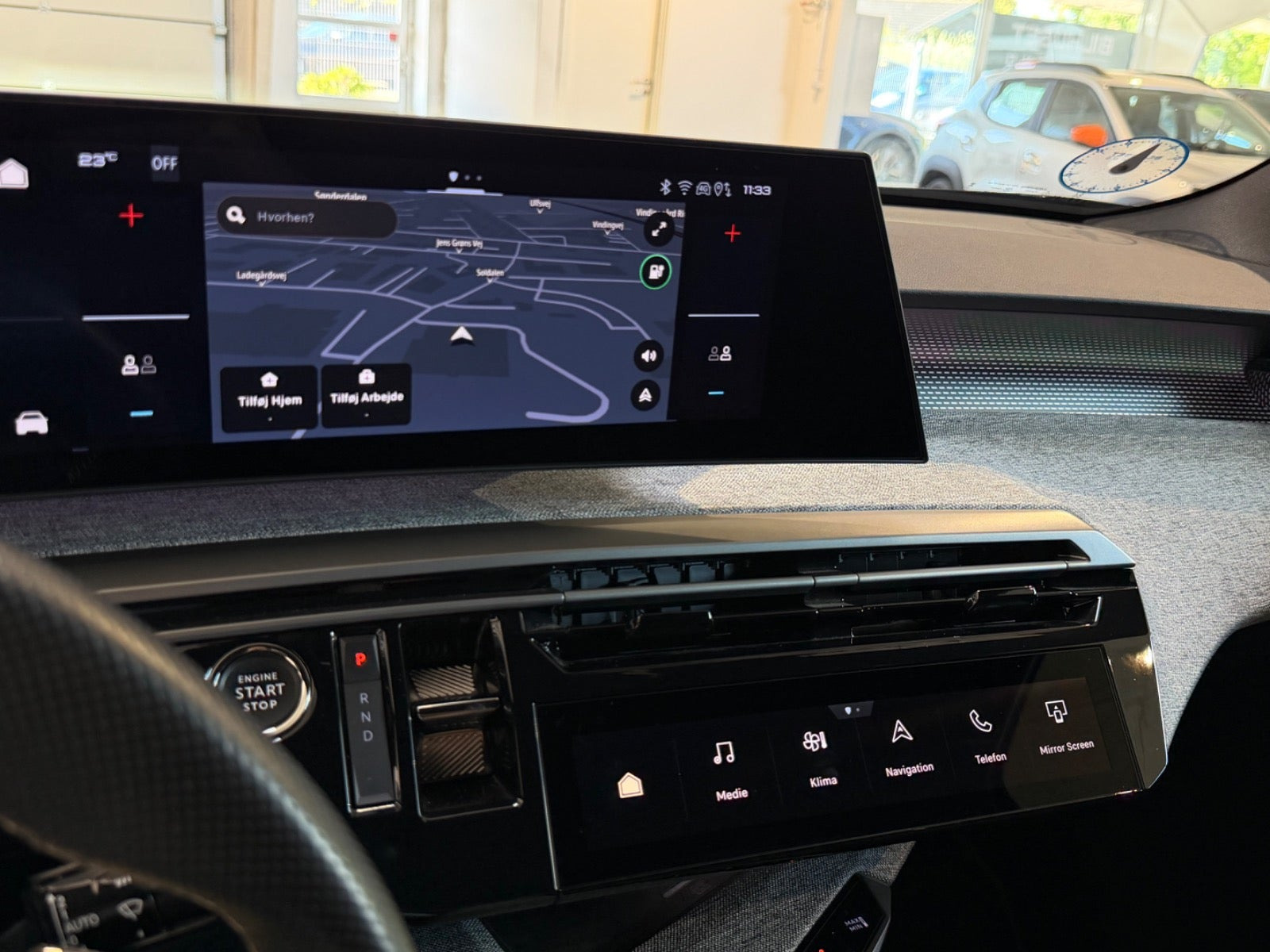 Sort Peugeot e-5008 fra 2025