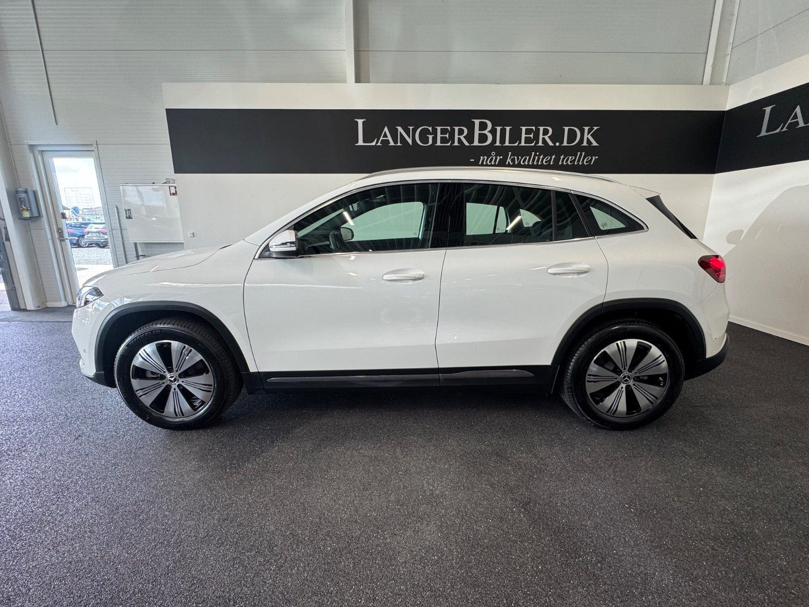 Hvid Mercedes EQA250+ fra 2026