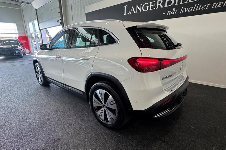 Hvid Mercedes EQA250+ fra 2026