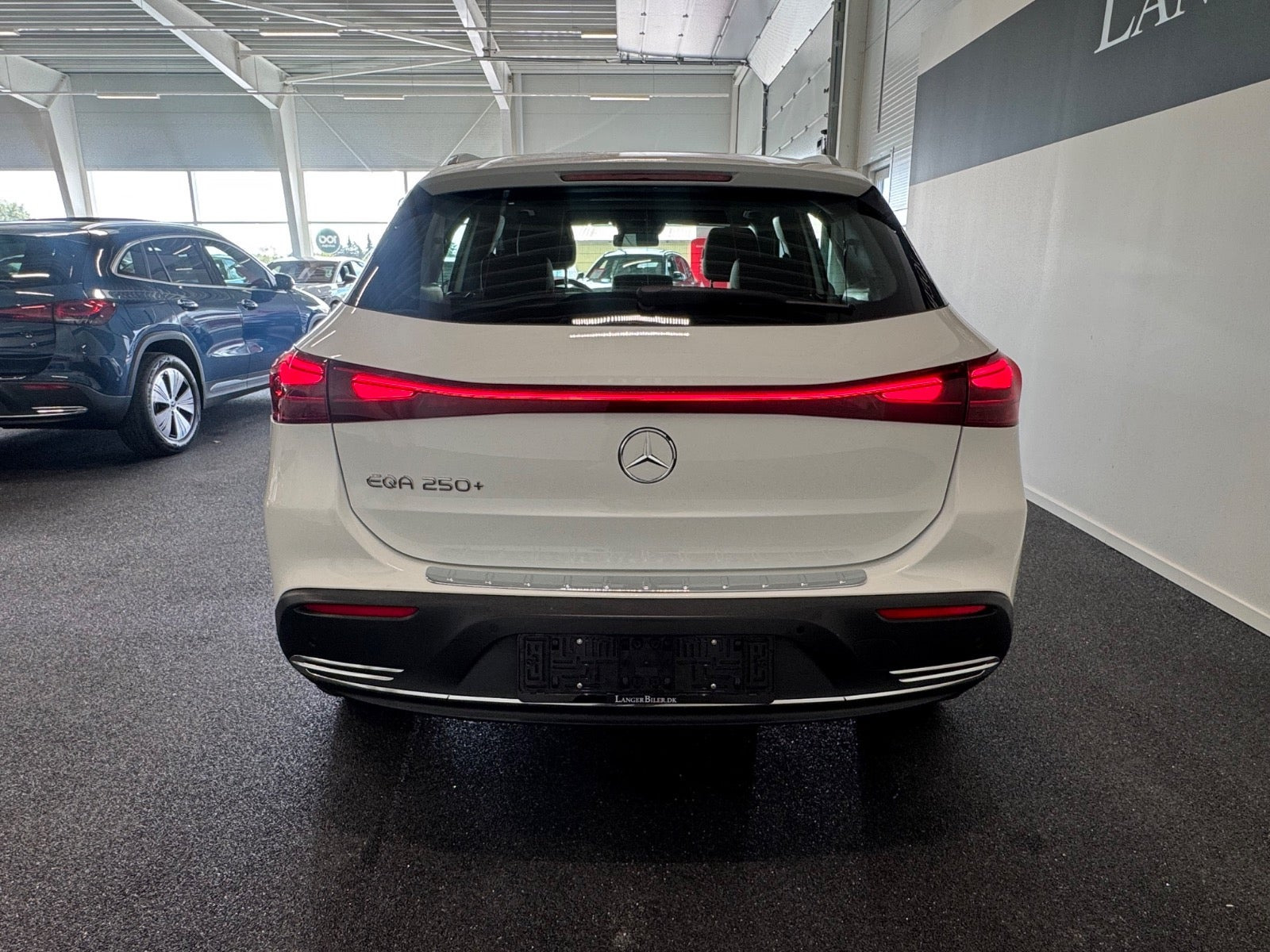 Hvid Mercedes EQA250+ fra 2026