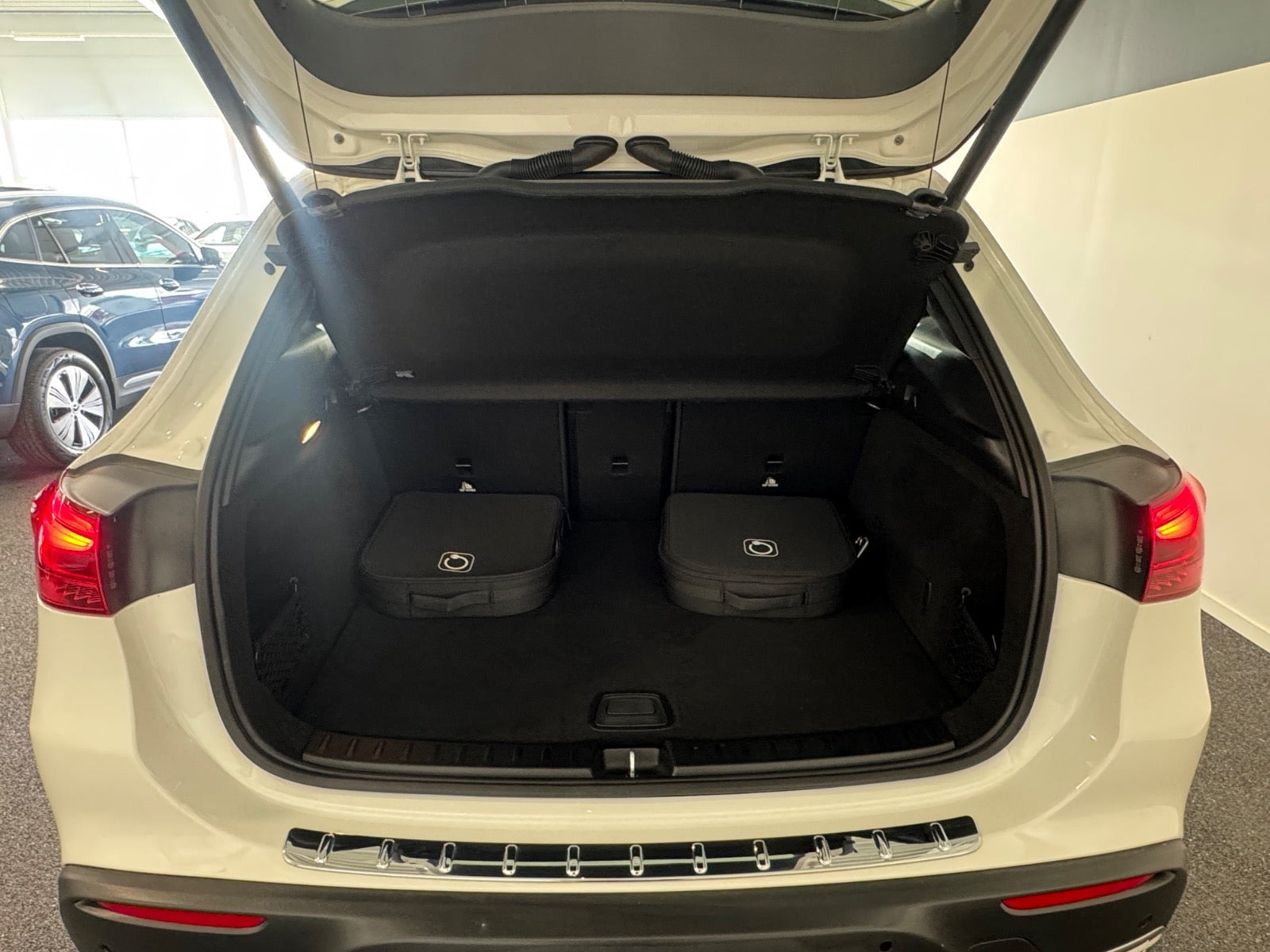 Hvid Mercedes EQA250+ fra 2026