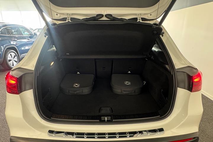Hvid Mercedes EQA250+ fra 2026