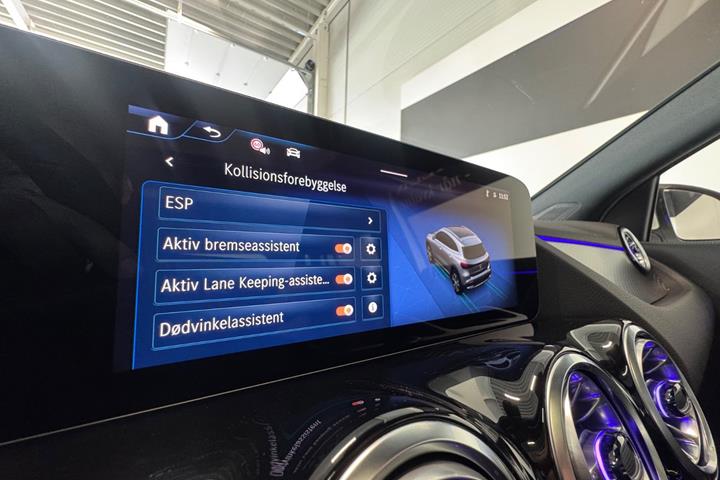 Hvid Mercedes EQA250+ fra 2026