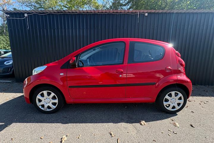 undefined Peugeot 107 fra 2010