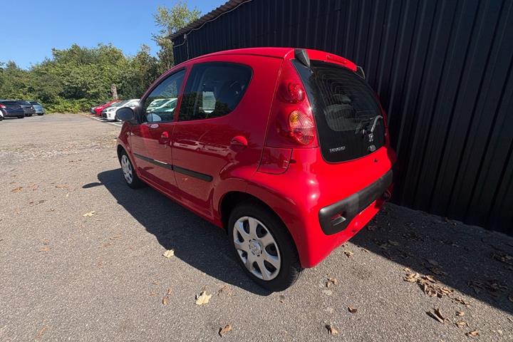 undefined Peugeot 107 fra 2010