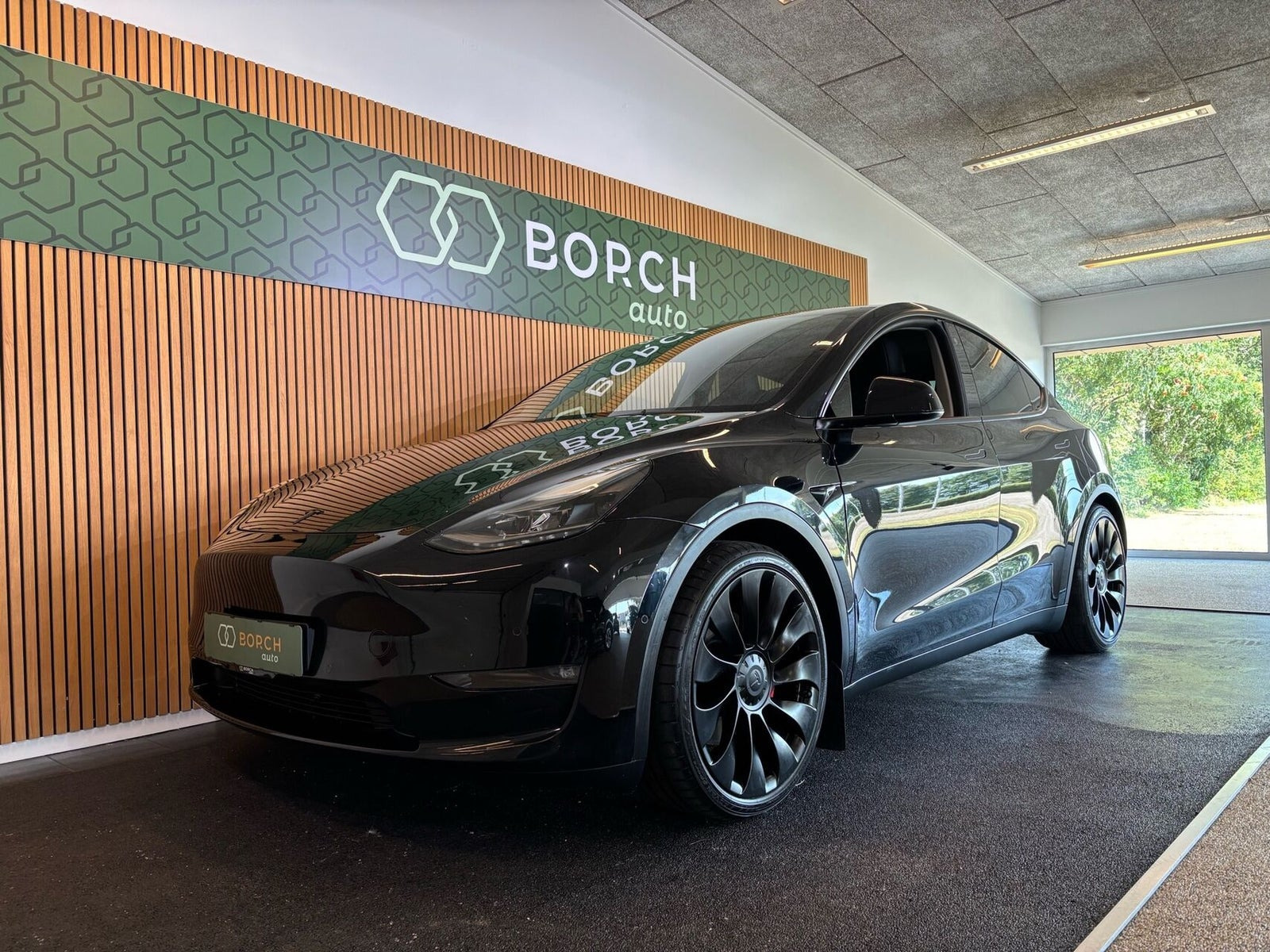 Tesla Model Y Performance AWD