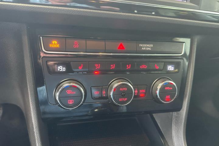 Sort Seat Leon fra 2019