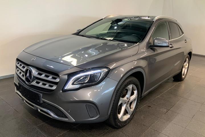 Grå Mercedes GLA200 d fra 2018