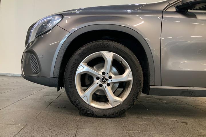 Grå Mercedes GLA200 d fra 2018