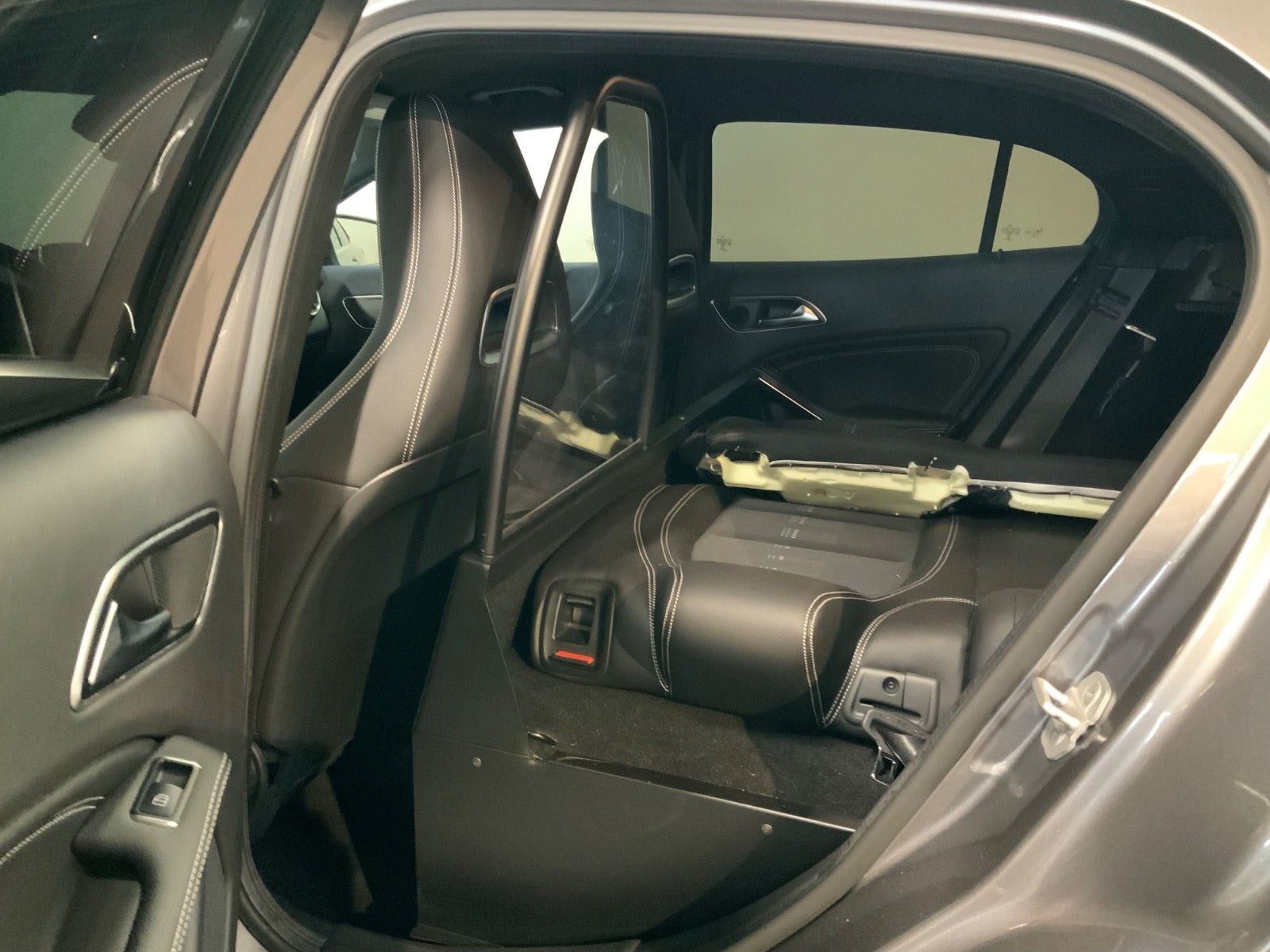 Grå Mercedes GLA200 d fra 2018