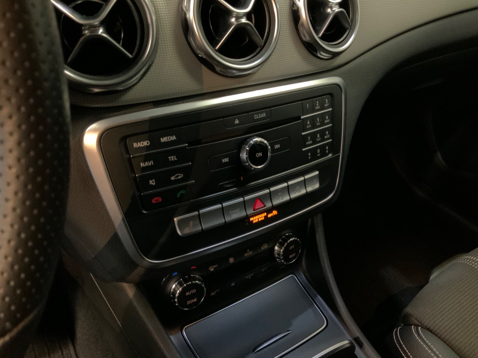 Grå Mercedes GLA200 d fra 2018