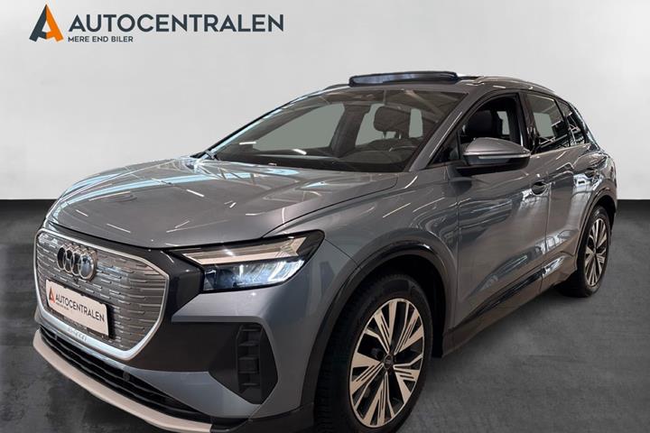 Blå Audi Q4 e-tron fra 2021